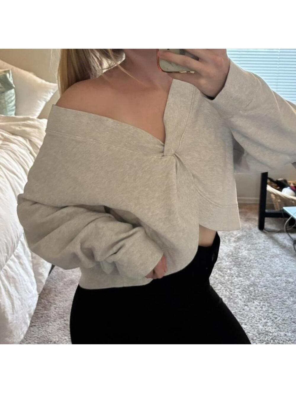 Description: Gap Twist-Front Cropped Sweatshirt
